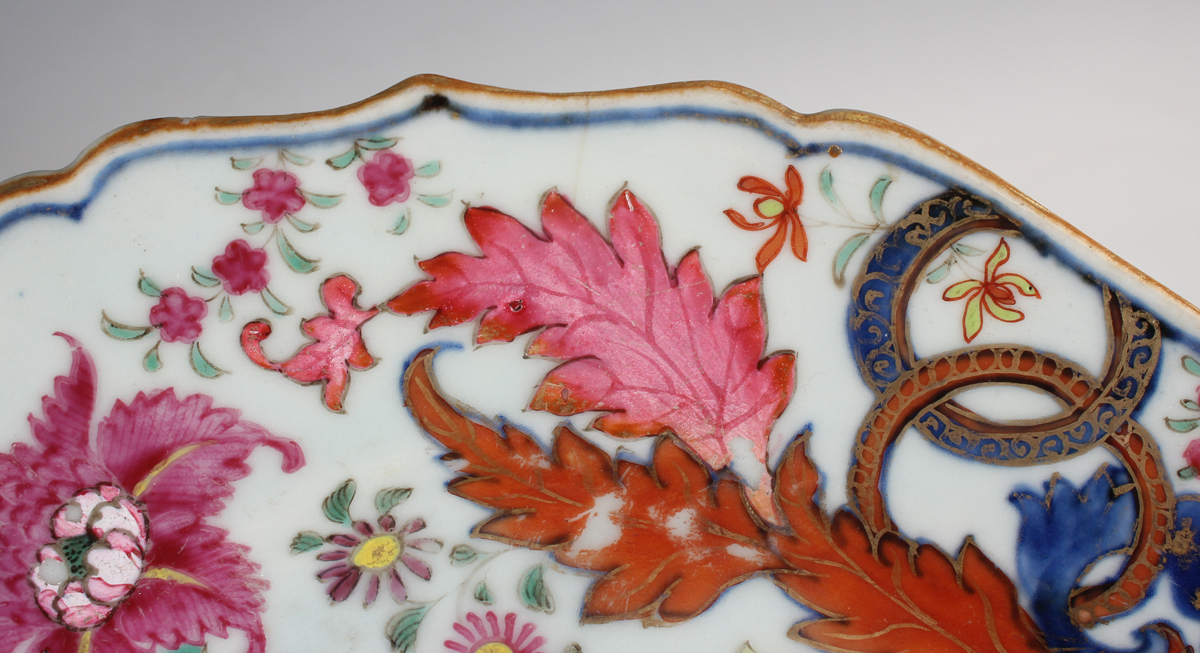 A graduated pair of Chinese pseudo tobacco leaf pattern export porcelain meat dishes, each - Image 15 of 25