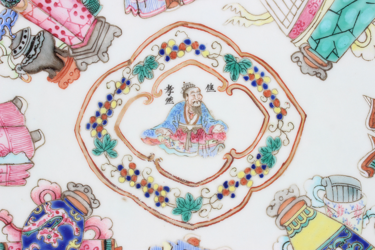 A Chinese Canton famille rose porcelain oval meat dish, mid-19th century, painted with four - Image 12 of 12