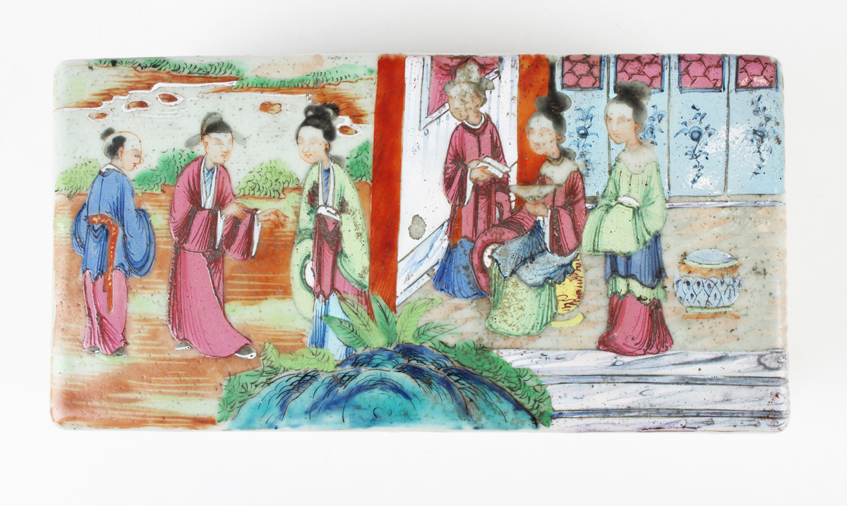 A Chinese Canton famille rose rectangular porcelain box and cover, mid-19th century, the top painted - Image 15 of 16