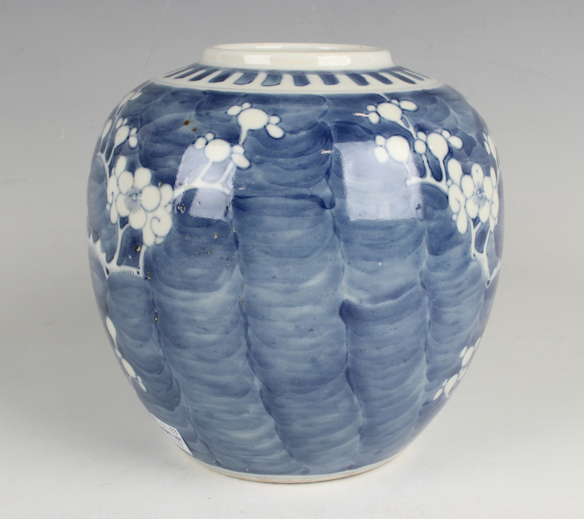 A Chinese blue and white porcelain 'phoenix tail' vase, late 19th century, painted with blossoming - Image 17 of 29