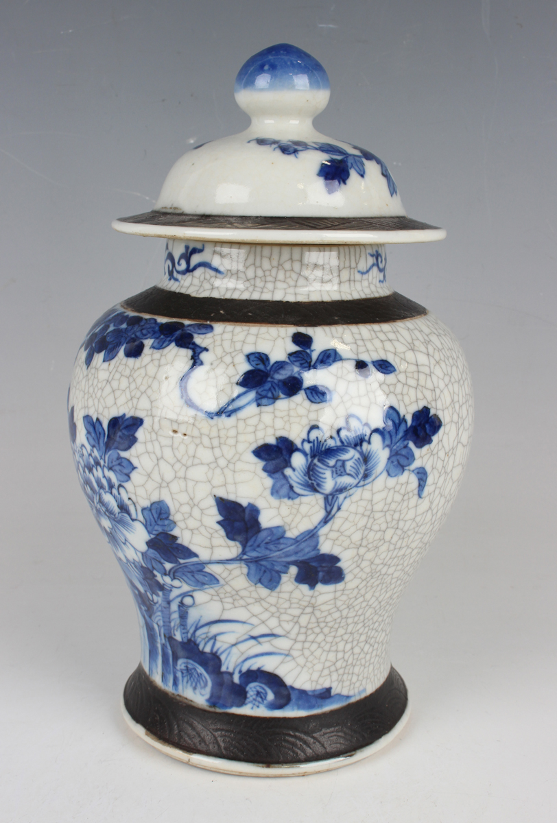 A Chinese blue and white crackle glazed porcelain jar and cover, late 19th/early 20th century, the - Image 9 of 9