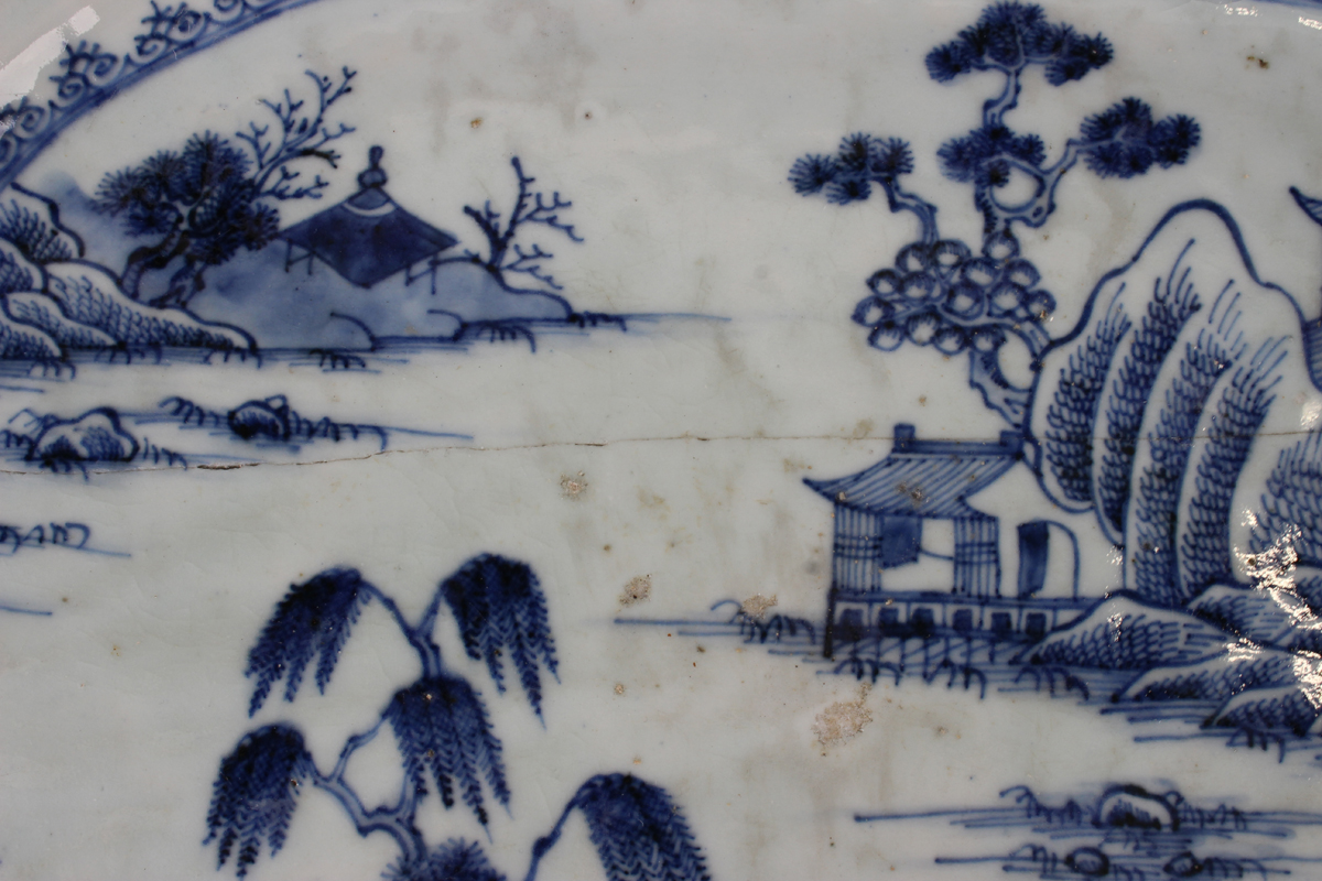 A group of six Chinese blue and white export porcelain meat dishes, Qianlong period, comprising four - Image 38 of 44