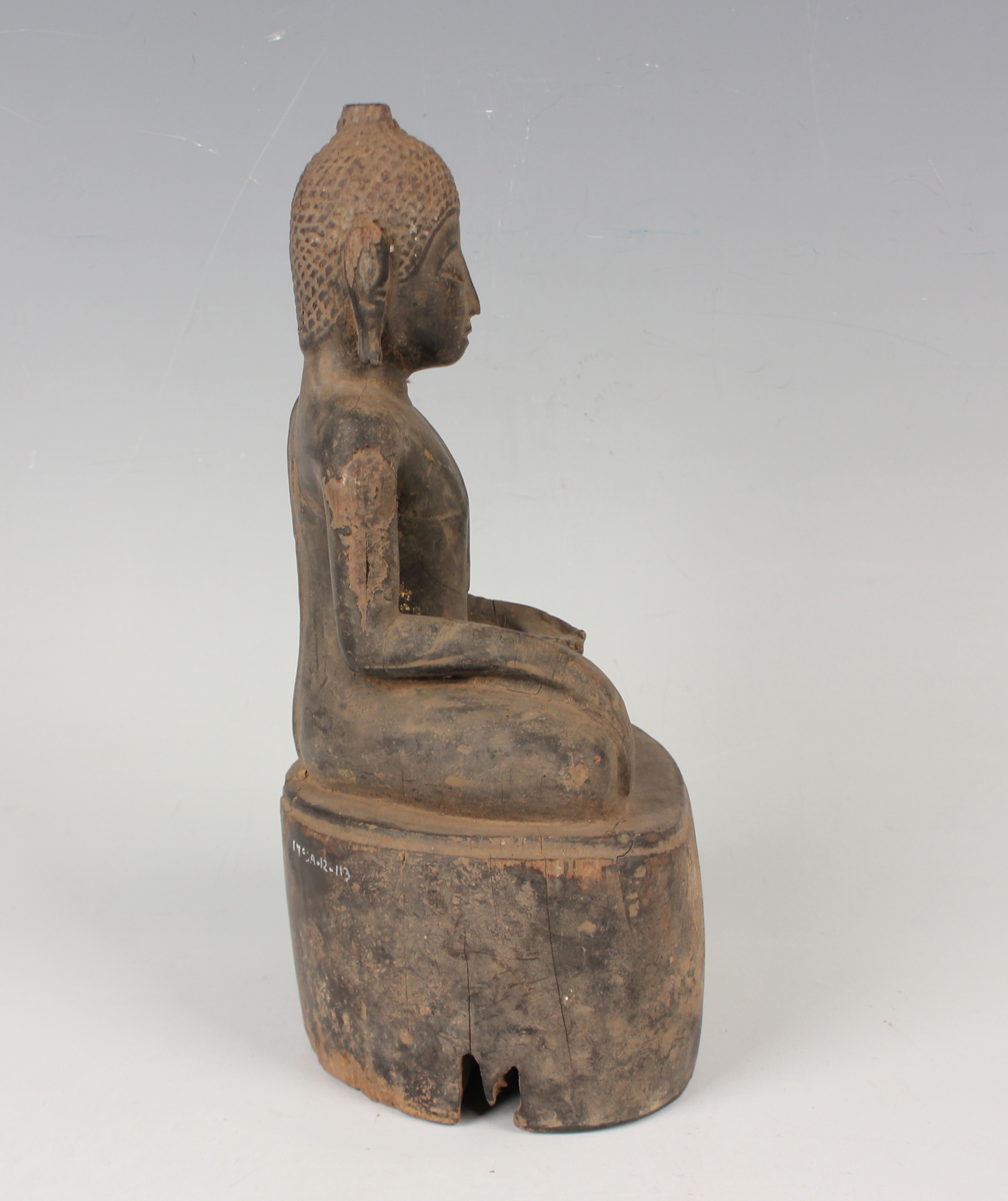 A South-east Asian carved and lacquered wood figure of Buddha, 18th/19th century, modelled seated in - Image 8 of 9