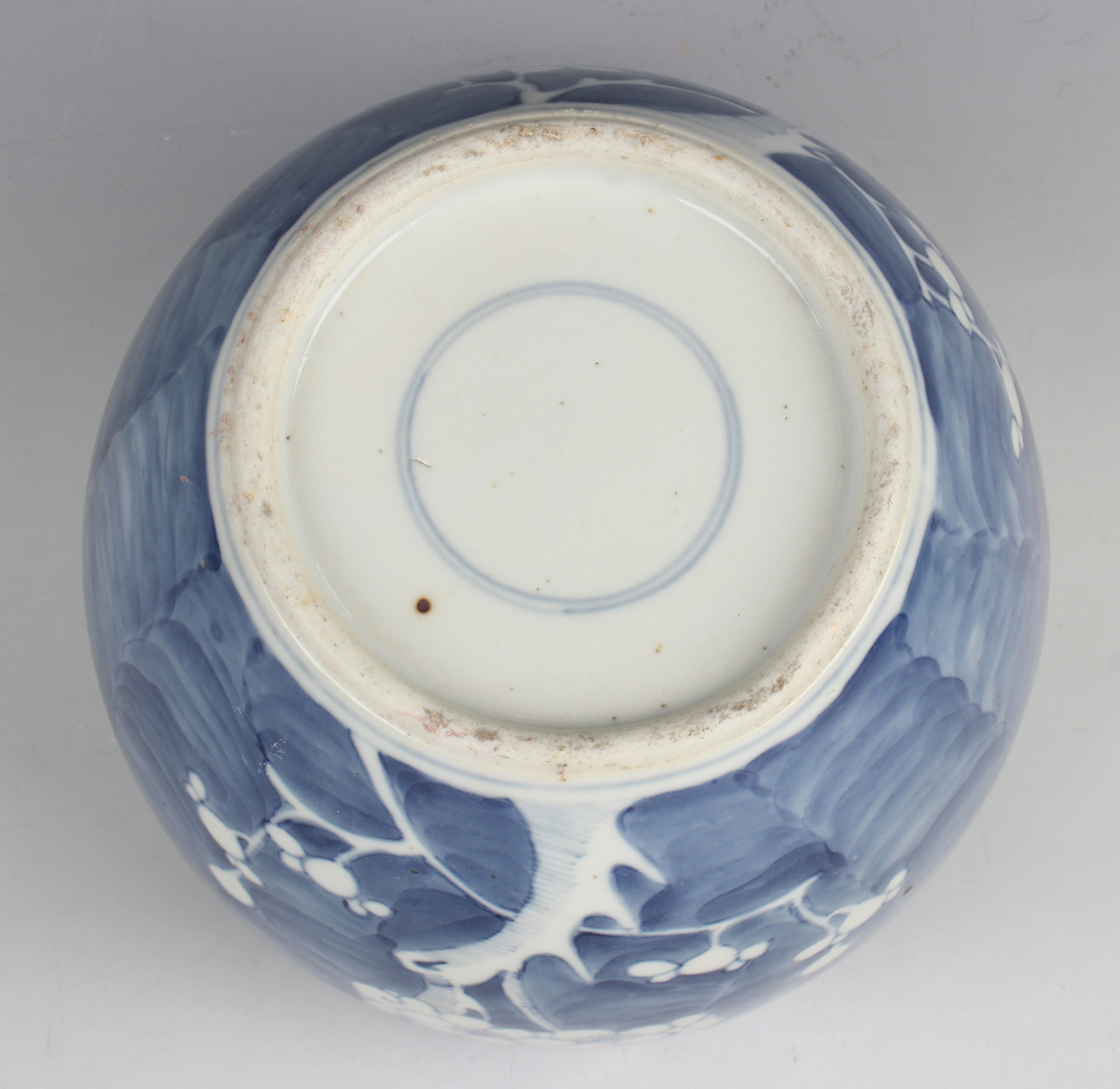 A Chinese blue and white porcelain 'phoenix tail' vase, late 19th century, painted with blossoming - Image 16 of 29