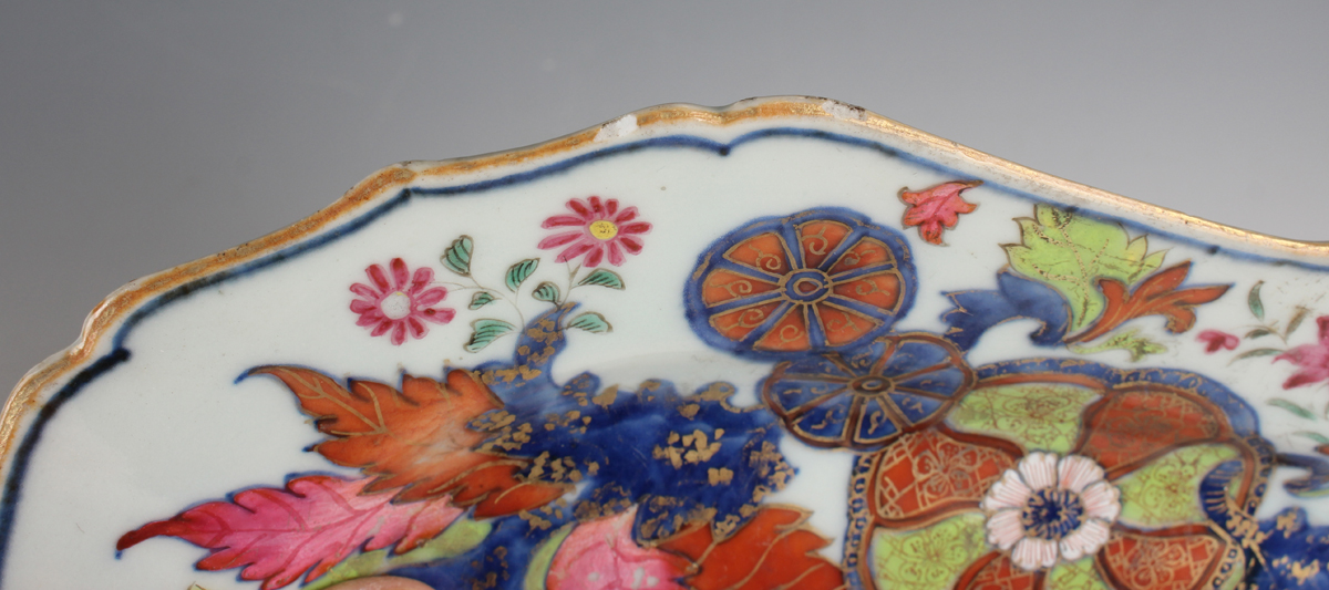 A graduated pair of Chinese pseudo tobacco leaf pattern export porcelain meat dishes, each - Image 17 of 25