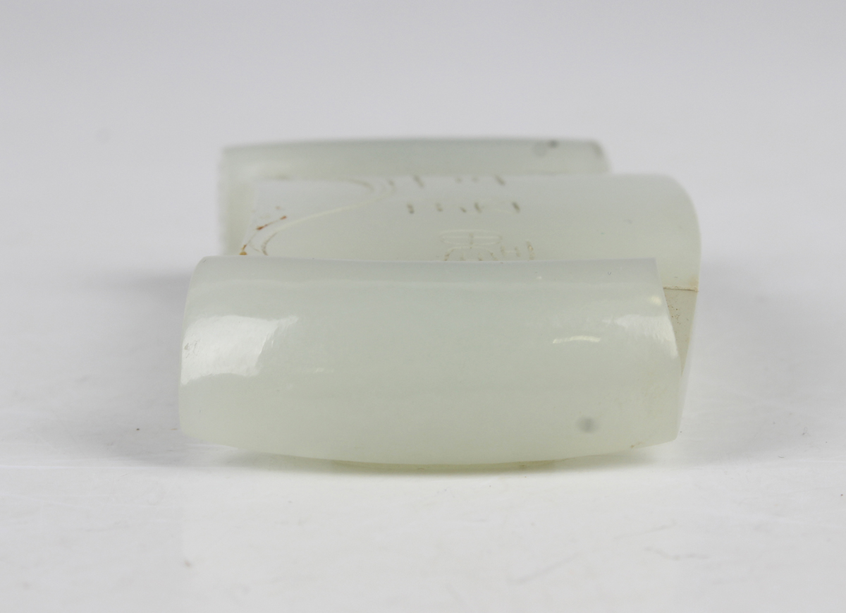 A Chinese pale celadon jade belthook and buckle, probably 20th century, the belthook of typical - Image 7 of 12