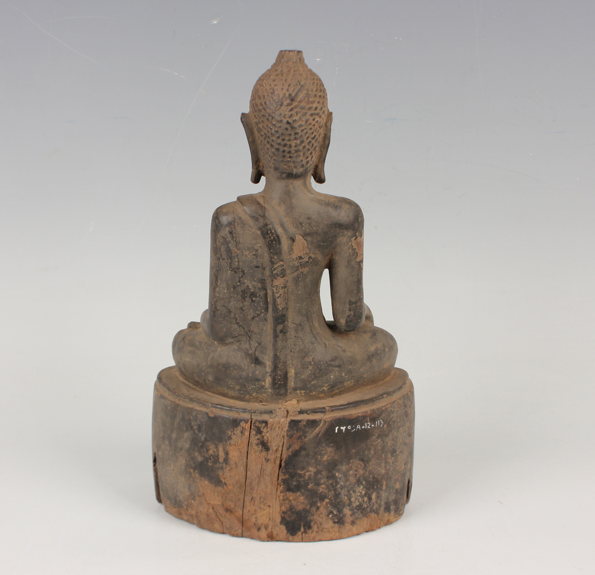 A South-east Asian carved and lacquered wood figure of Buddha, 18th/19th century, modelled seated in - Image 7 of 9