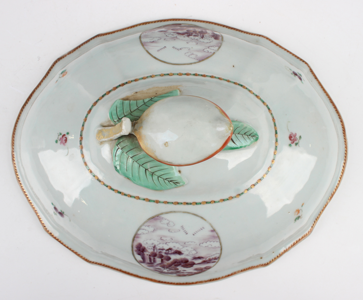 A Chinese export porcelain soup tureen, cover and stand, Qianlong period, each of shaped oval - Image 19 of 20