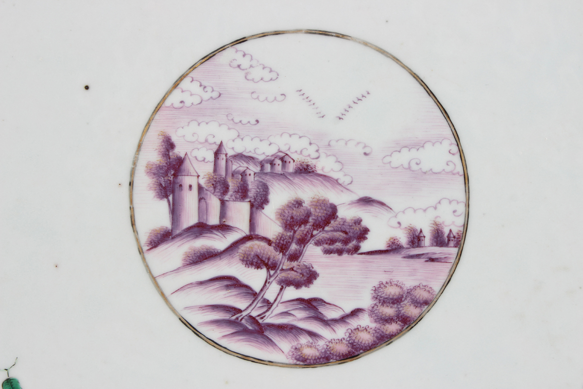 A graduated set of three Chinese export porcelain meat dishes, Qianlong period, each with shaped - Image 10 of 18