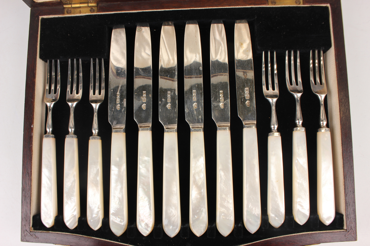 A set of six George V silver and mother-of-pearl handled dessert knives and forks, London 1915 by - Image 3 of 3
