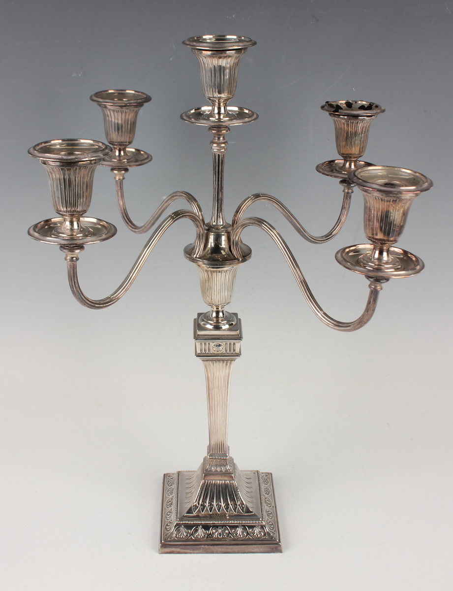 A pair of George V silver pepper casters, Birmingham 1912 by E.J. Houlston, weight 16.3g, height 5. - Image 2 of 7