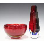 A Murano Sommerso Mandruzzato style faceted glass vase, dated 1962, with internal red, blue and