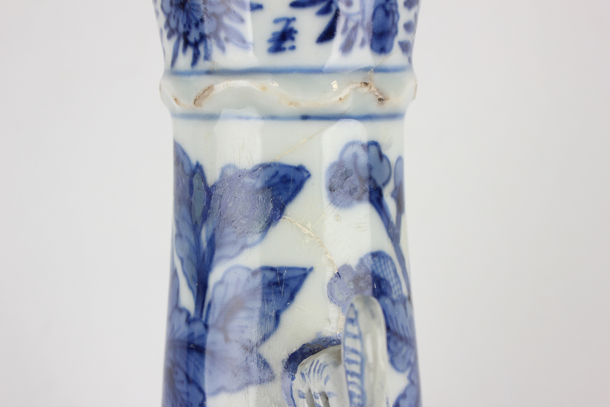 A Chinese blue and white export porcelain vase, Kangxi period, of Venetian glass shape, the flared - Image 7 of 16