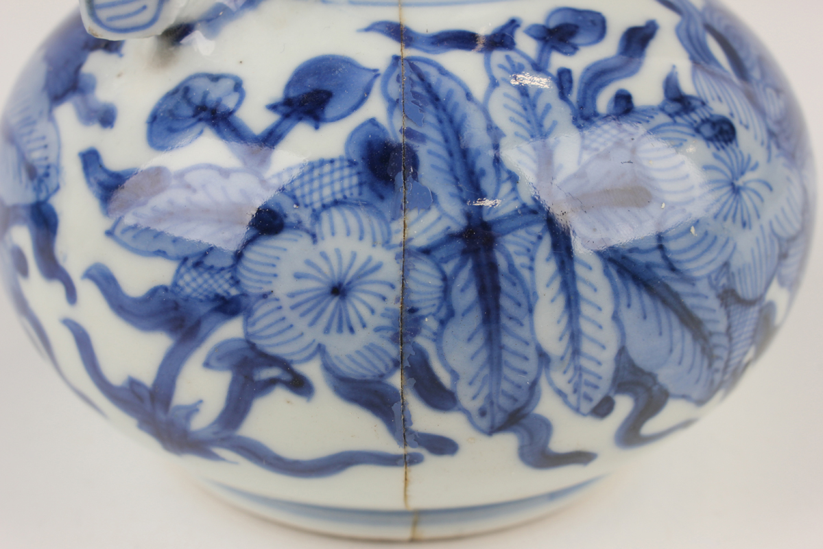 A Chinese blue and white export porcelain vase, Kangxi period, of Venetian glass shape, the flared - Image 11 of 16