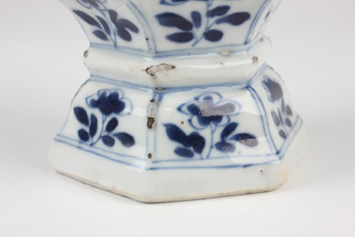 A Chinese blue and white export porcelain vase, Kangxi period, of hexagonal double gourd shaped - Image 3 of 16