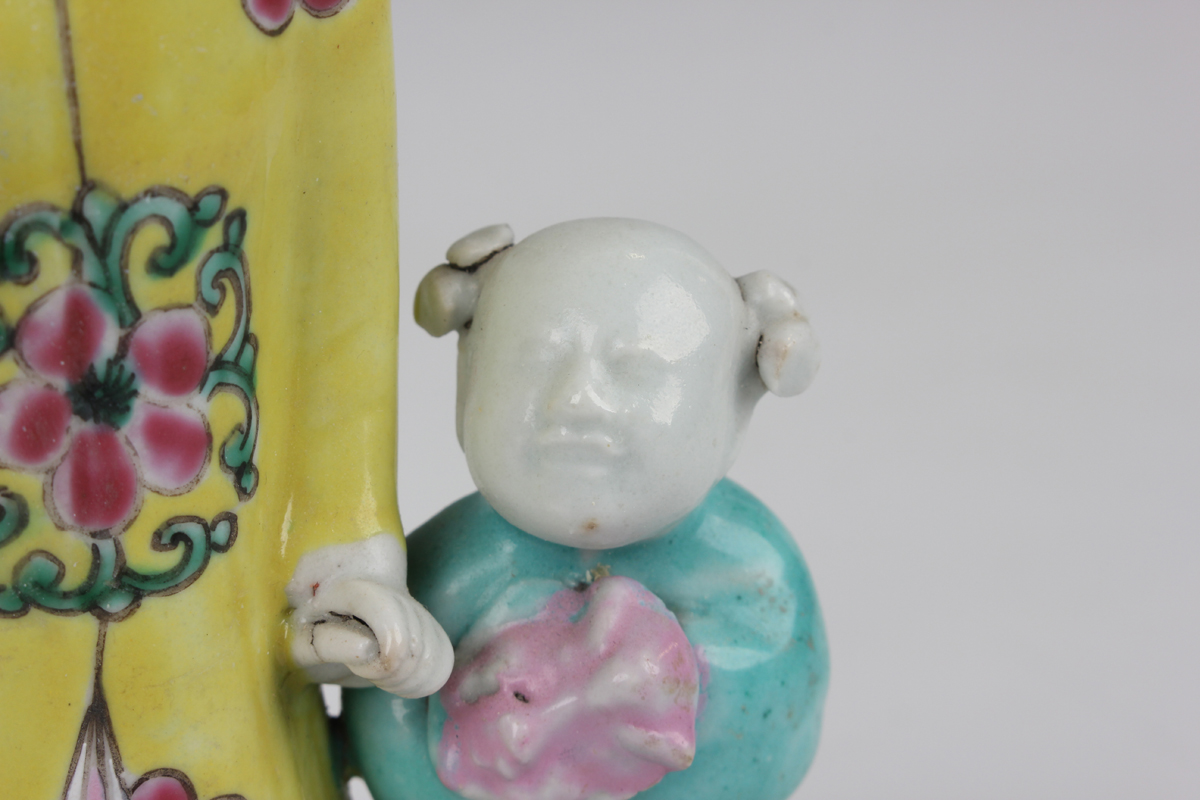 A Chinese famille rose enamelled biscuit porcelain figure group, 18th century, modelled as a - Image 8 of 9