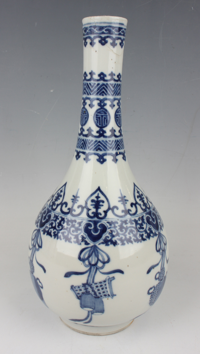 A Chinese blue and white porcelain bottle vase, mark of Kangxi but late 19th century, the pear - Image 7 of 11