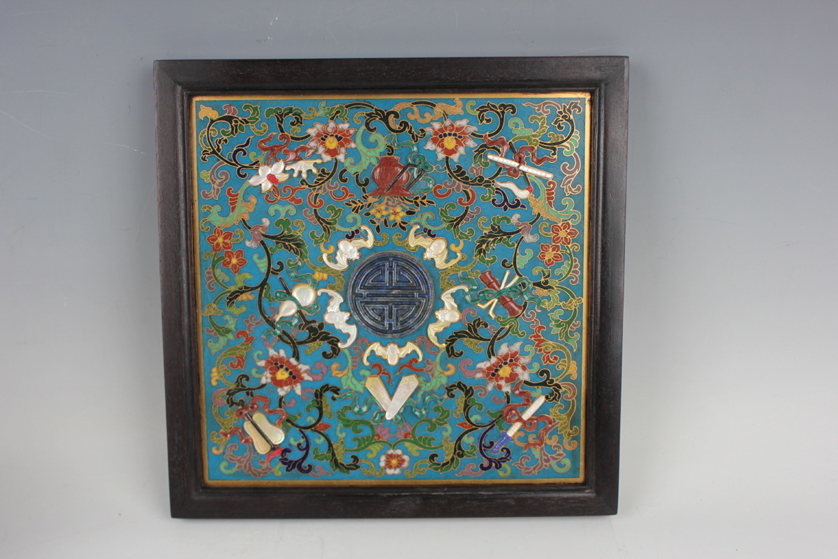 A Chinese hardwood framed cloisonné and lacquer table screen with carved hardwood and boxwood - Image 4 of 28