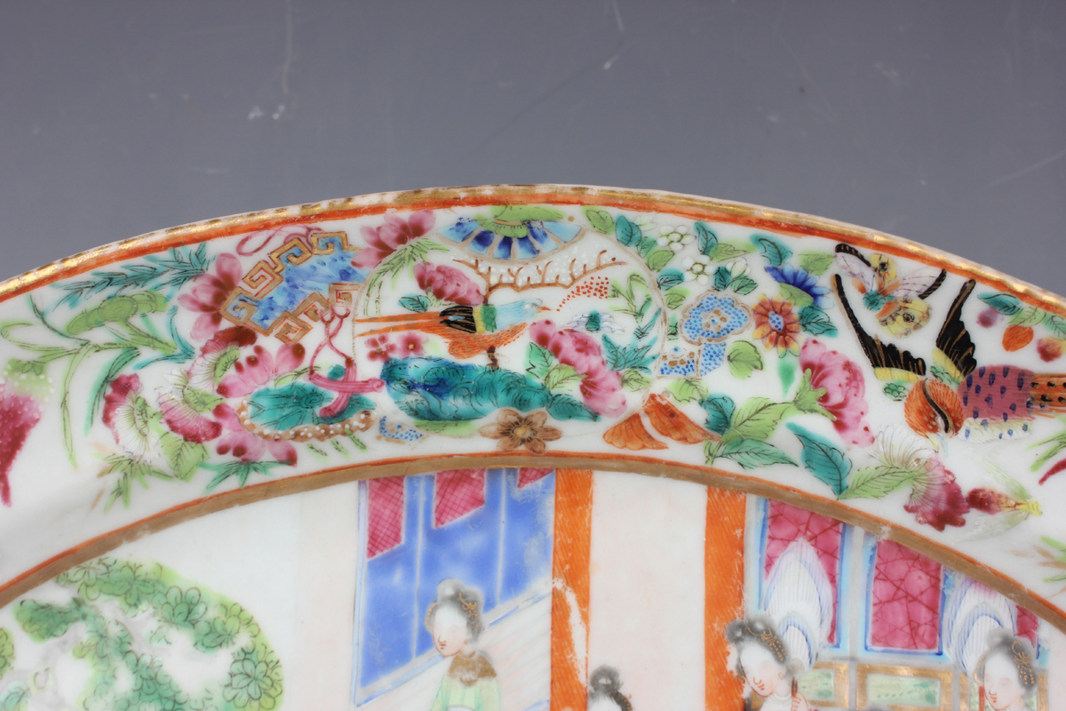 A Chinese Canton famille rose porcelain oval dish, mid-19th century, painted with a figural scene - Image 7 of 10