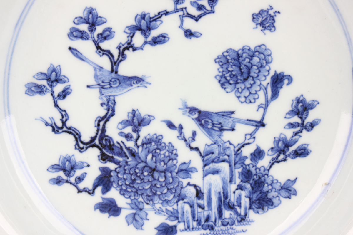 A pair of Chinese blue and white export porcelain octagonal soup plates, Qianlong period, each - Image 35 of 36