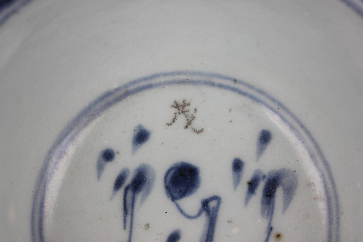 A small group of Chinese blue and white export porcelain, 18th century and later, including a - Image 10 of 32
