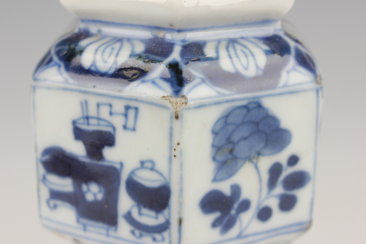 A Chinese blue and white export porcelain vase, Kangxi period, of hexagonal double gourd shaped - Image 9 of 16