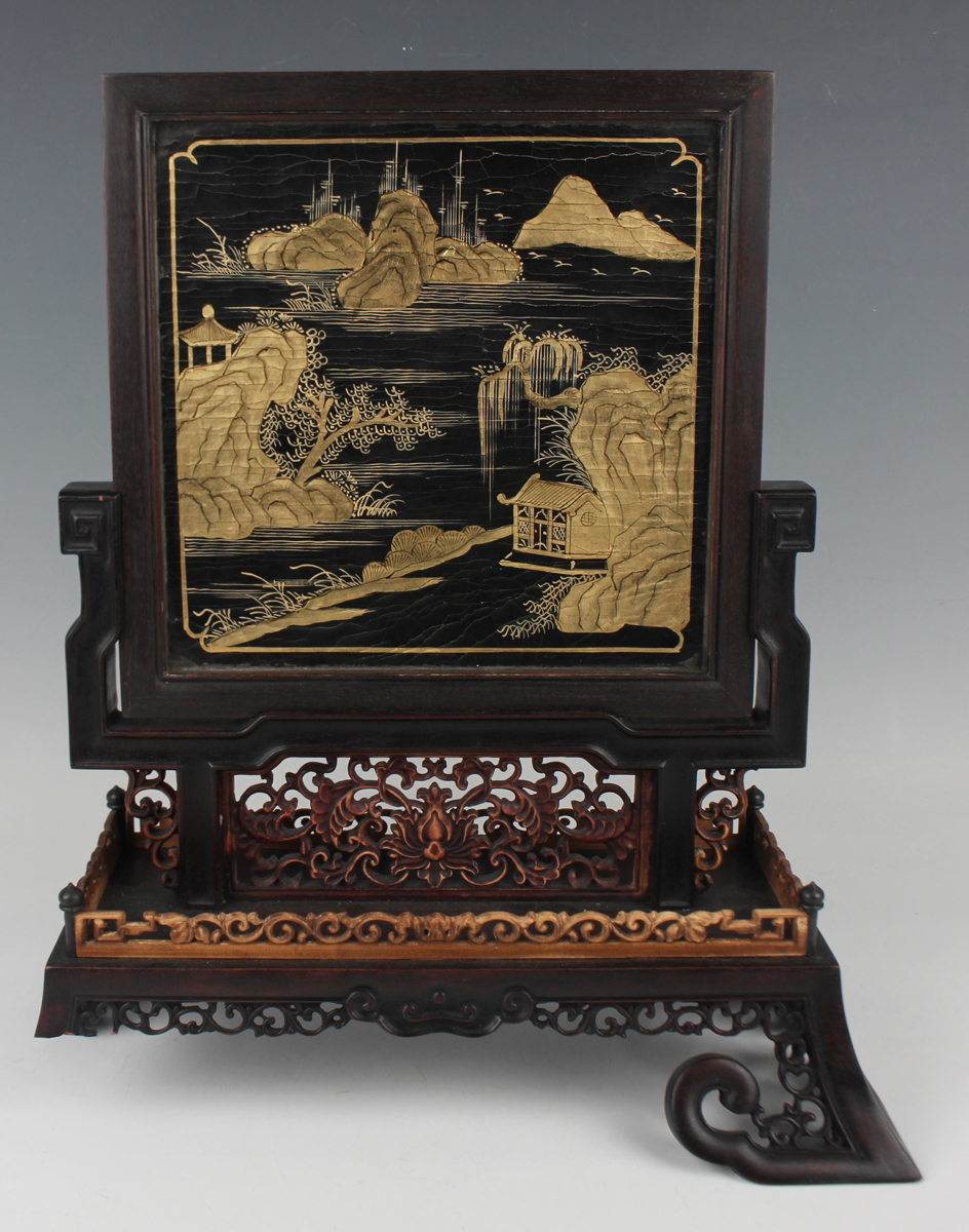 A Chinese hardwood framed cloisonné and lacquer table screen with carved hardwood and boxwood - Image 27 of 28