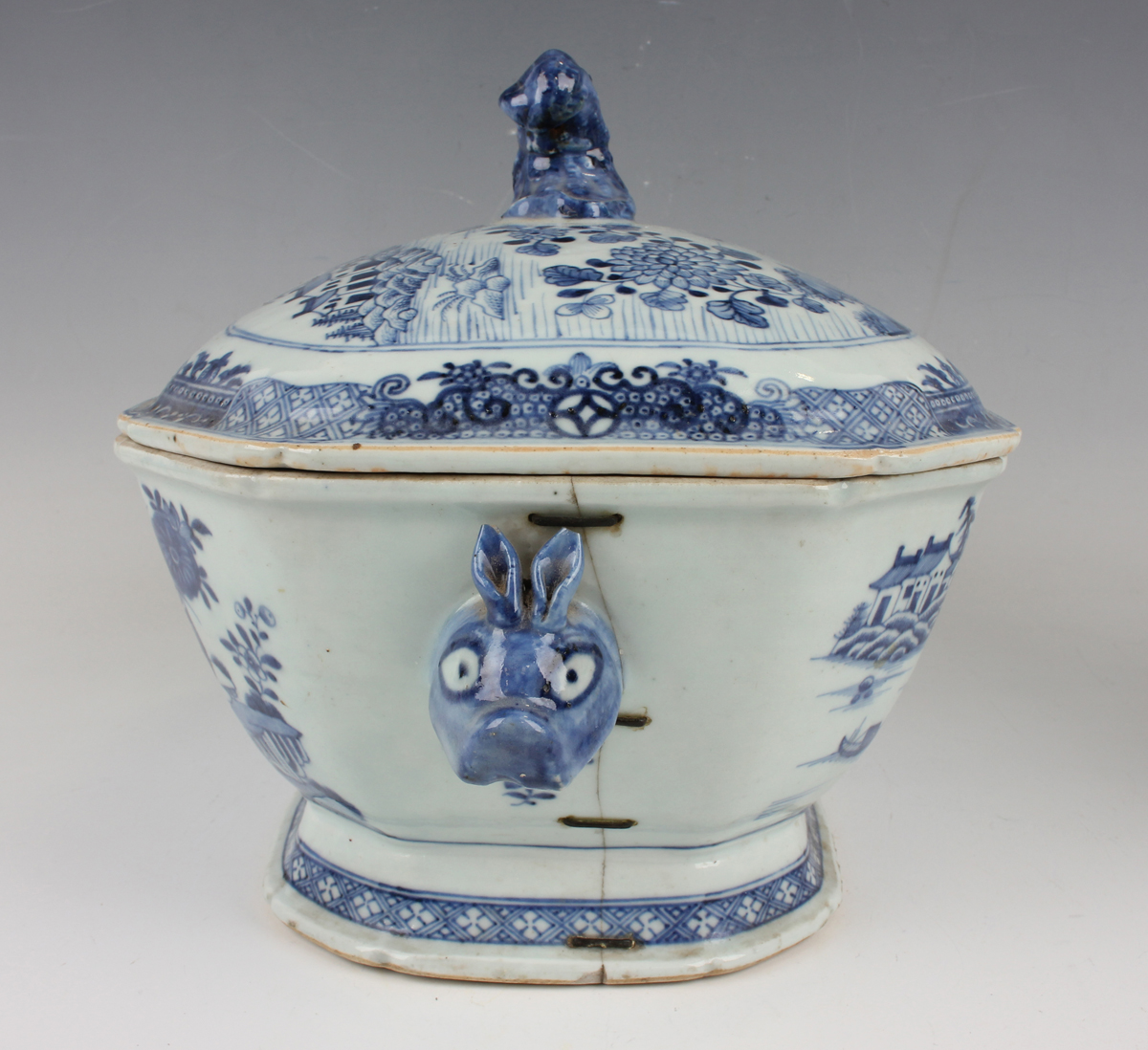 A Chinese blue and white export porcelain soup tureen and cover, Qianlong period, of canted corner - Image 20 of 21