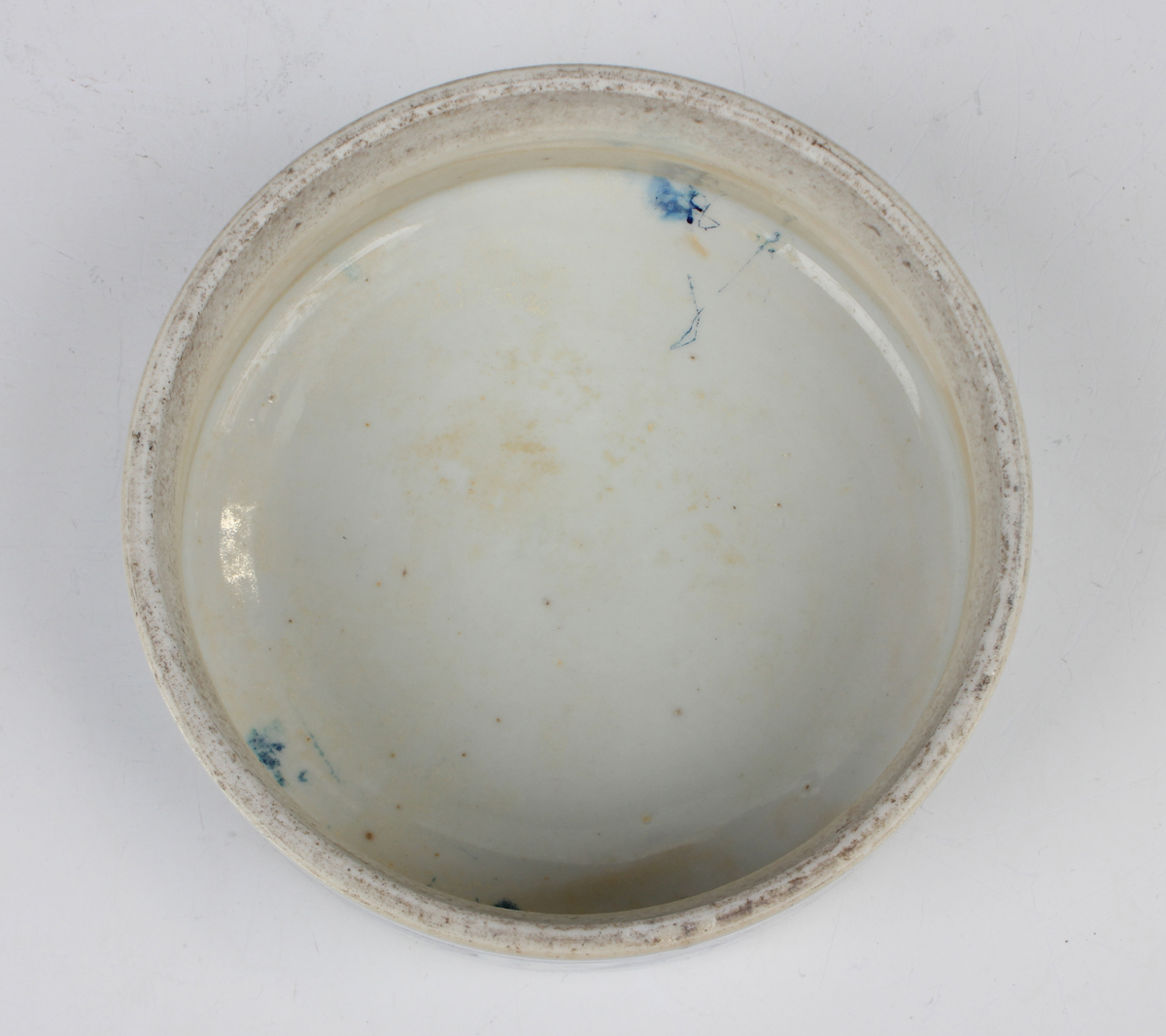 A Chinese blue and white export porcelain ginger jar and cover, Kangxi period, the ovoid body and - Image 3 of 8
