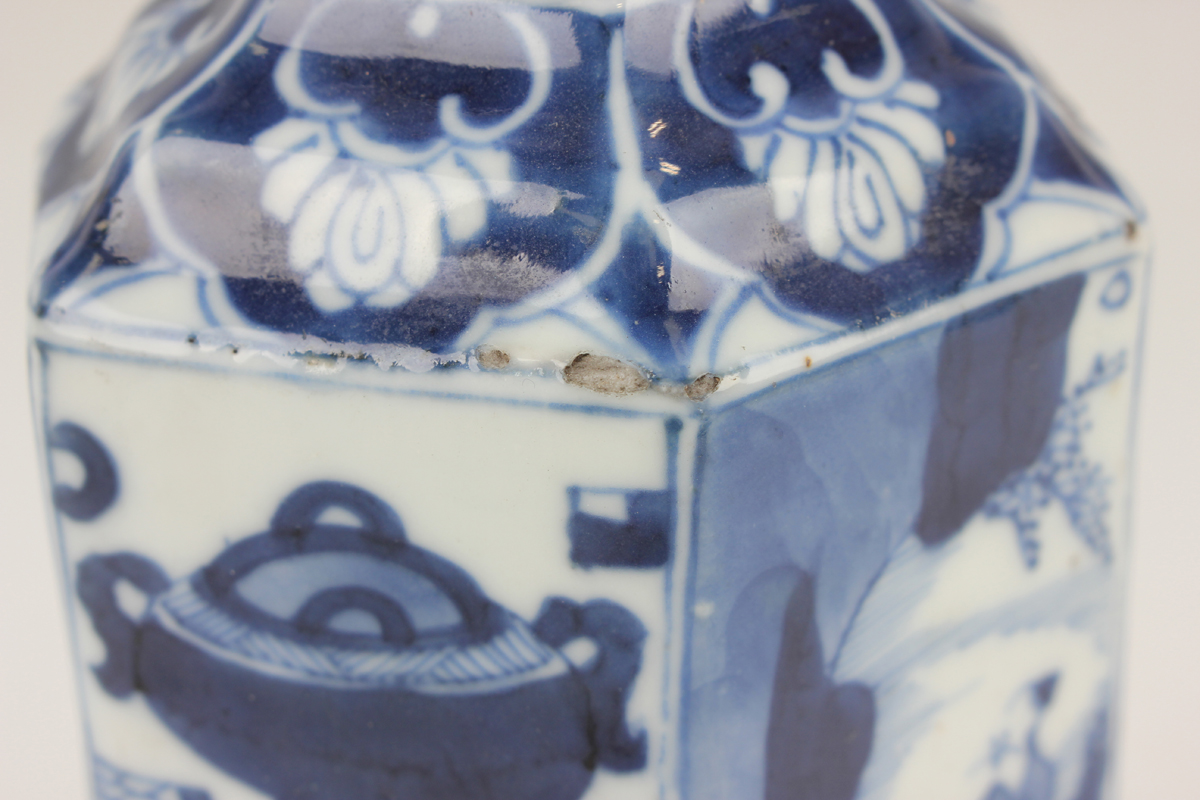 A Chinese blue and white export porcelain vase, Kangxi period, of hexagonal double gourd shaped - Image 6 of 16