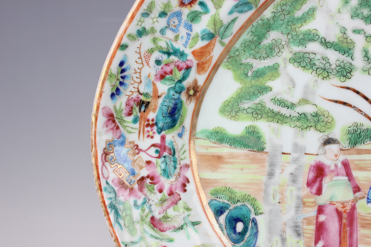 A Chinese Canton famille rose porcelain oval dish, mid-19th century, painted with a figural scene - Image 4 of 10