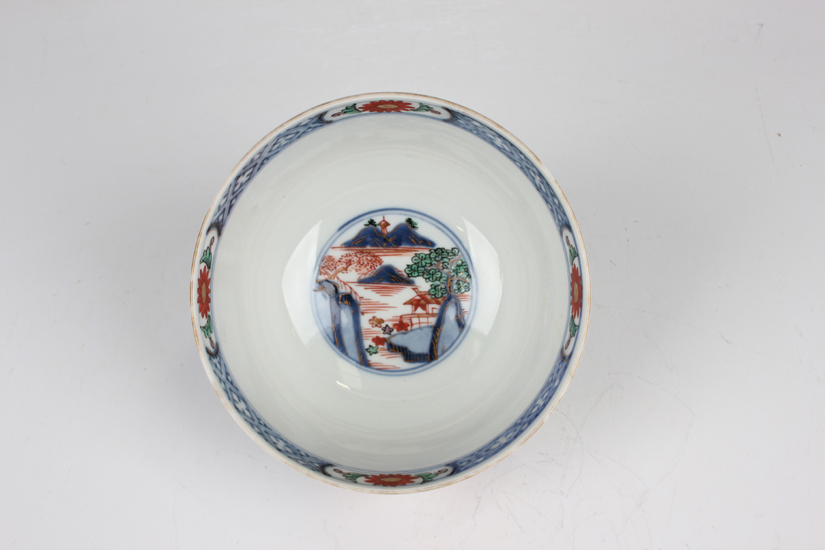 A group of three Japanese Imari porcelain bowls, two covers and three dishes, Meiji period, - Image 30 of 53