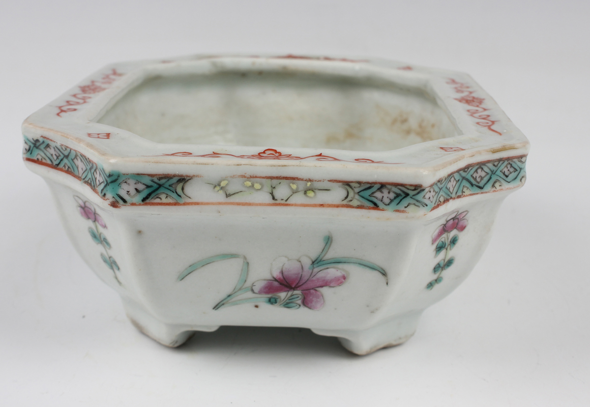 A pair of Chinese famille rose porcelain planters, mark of Qianlong but early 20th century, each - Image 3 of 26