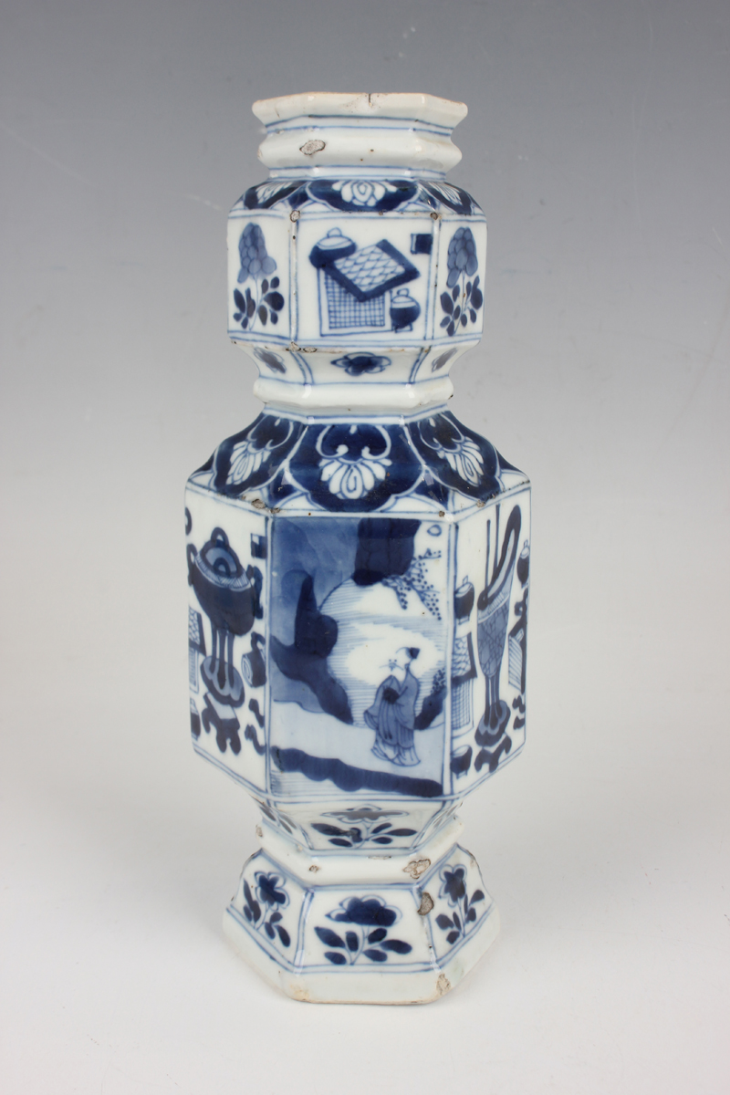 A Chinese blue and white export porcelain vase, Kangxi period, of hexagonal double gourd shaped