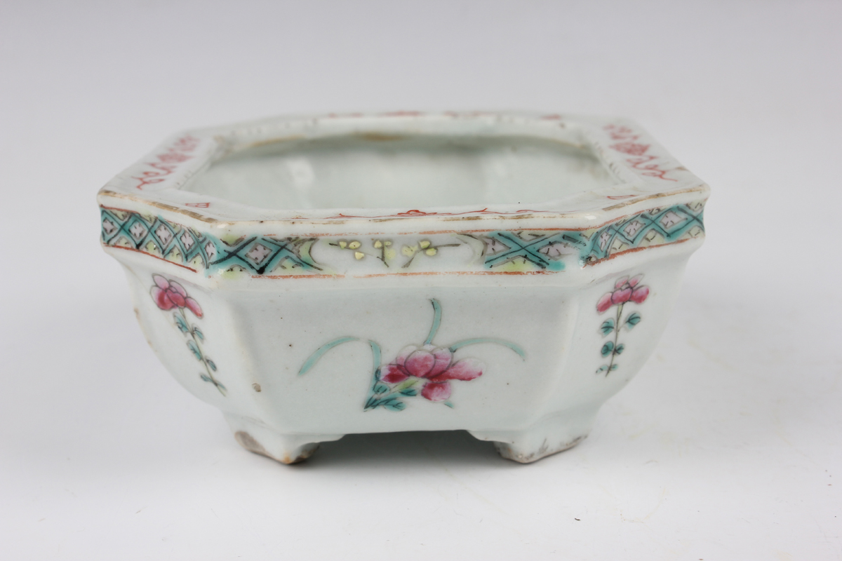 A pair of Chinese famille rose porcelain planters, mark of Qianlong but early 20th century, each - Image 12 of 26