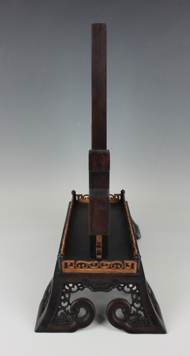 A Chinese hardwood framed cloisonné and lacquer table screen with carved hardwood and boxwood - Image 28 of 28