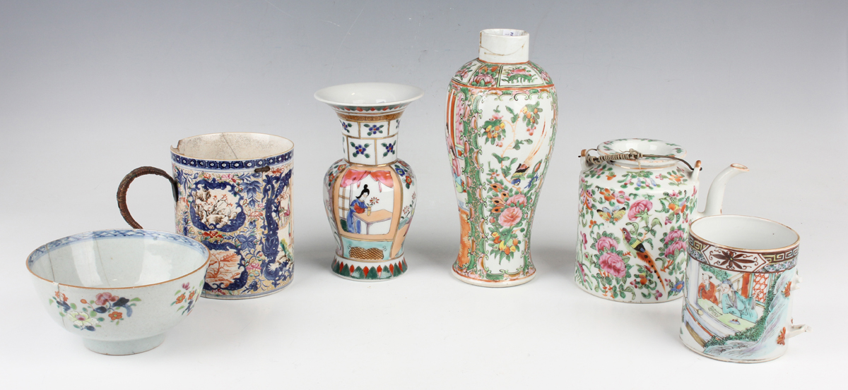 A collection of Chinese porcelain, 18th century and later, including a famille rose export punch - Image 17 of 44
