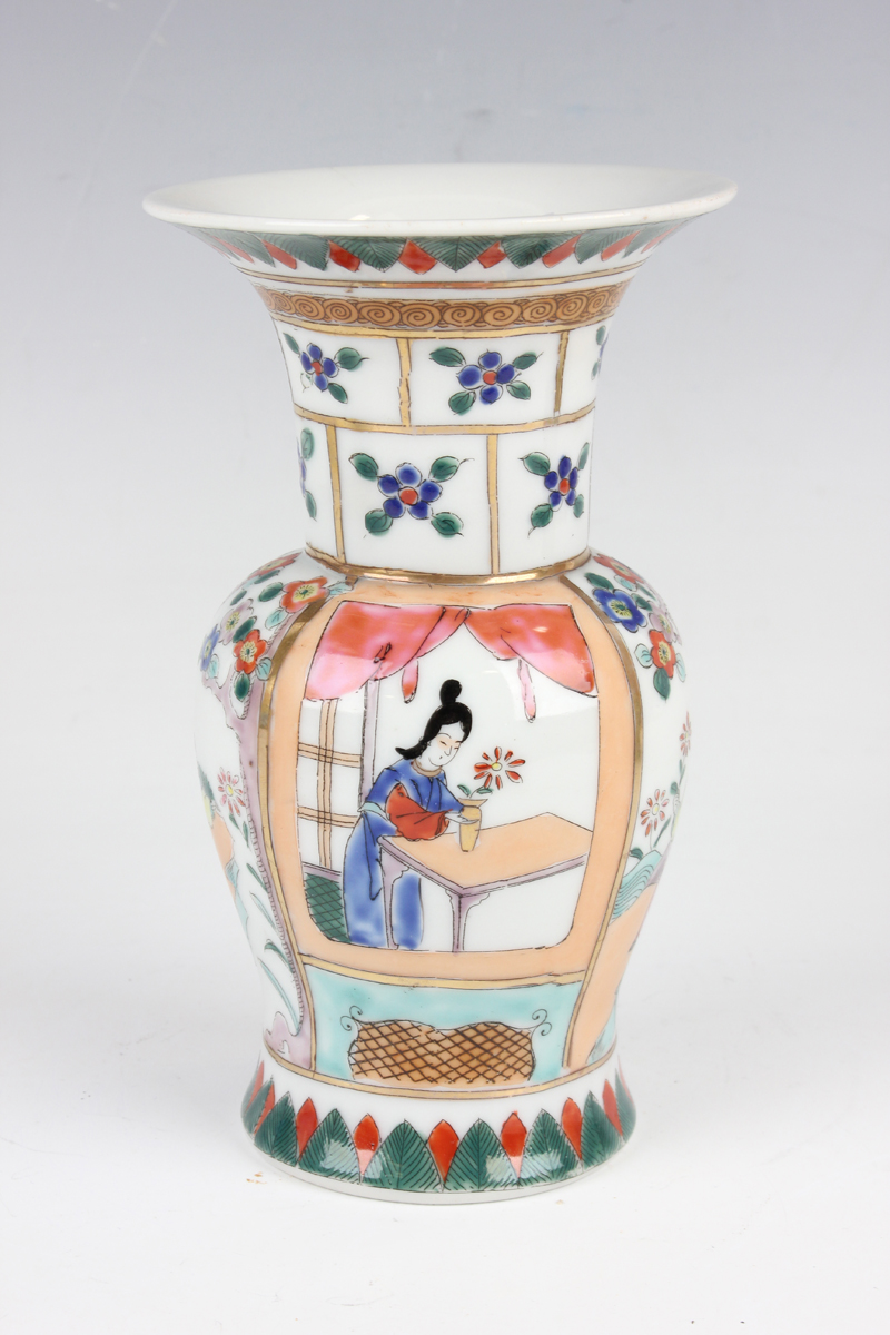 A collection of Chinese porcelain, 18th century and later, including a famille rose export punch - Image 8 of 44