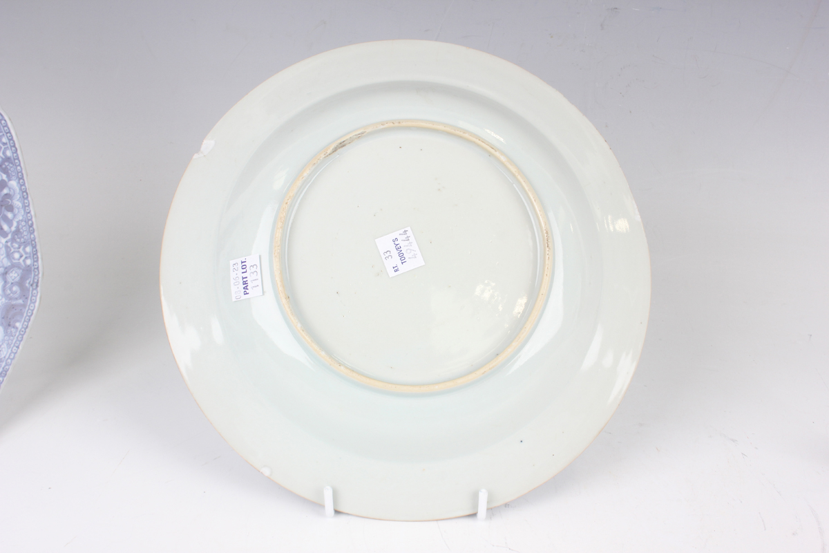 A pair of Chinese blue and white export porcelain octagonal soup plates, Qianlong period, each - Image 16 of 36