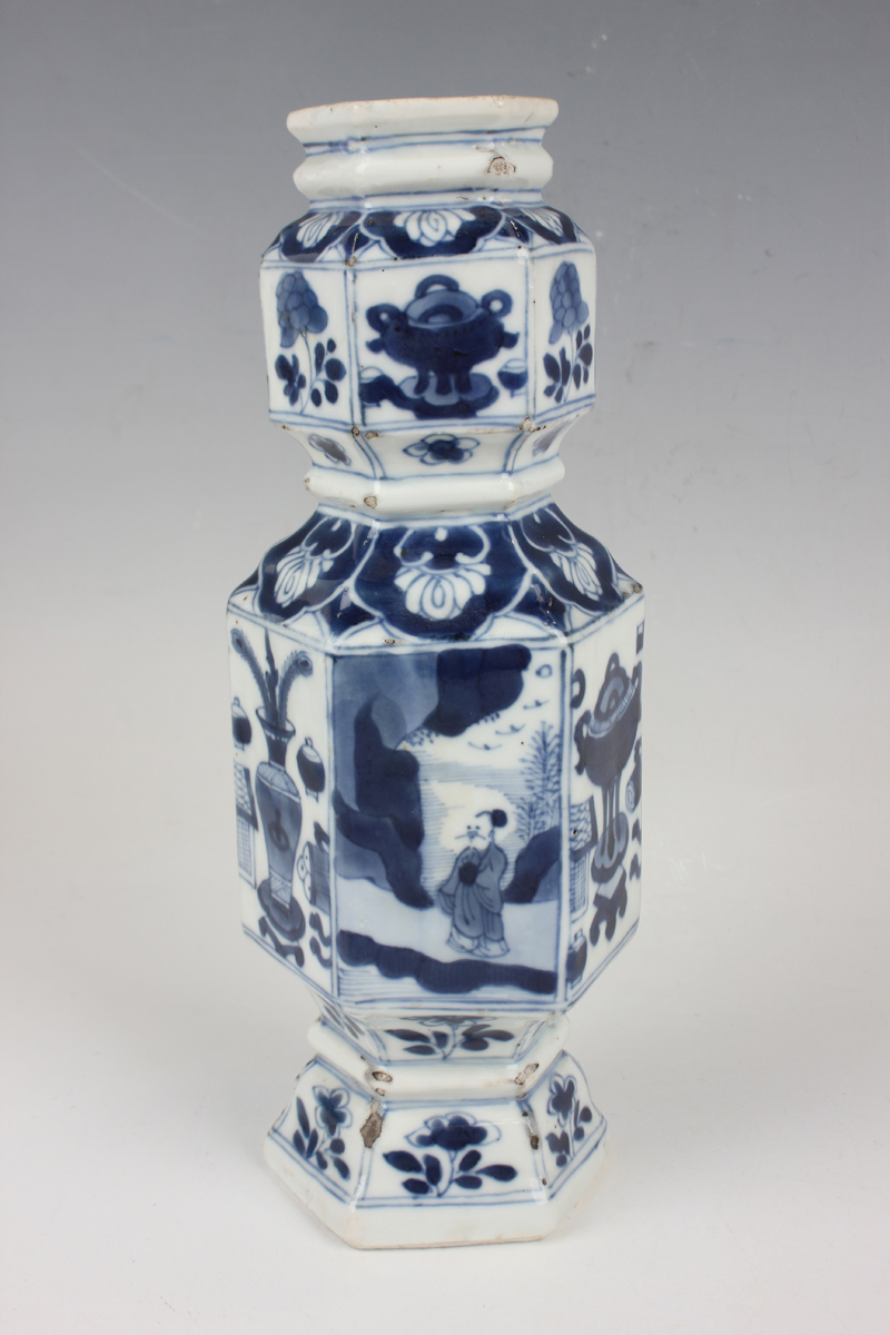 A Chinese blue and white export porcelain vase, Kangxi period, of hexagonal double gourd shaped - Image 13 of 16
