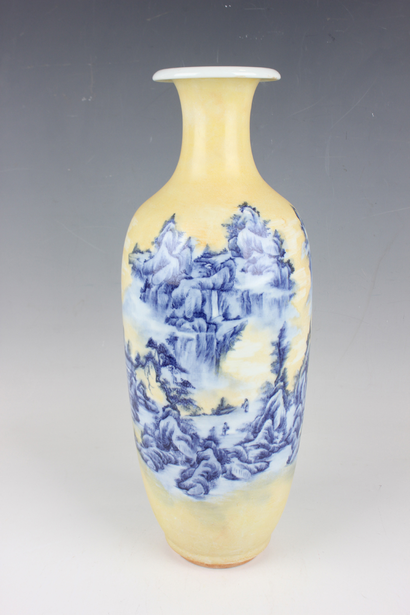 A small group of Chinese pottery, mostly 20th century and later, comprising a Yixing stoneware - Image 23 of 35