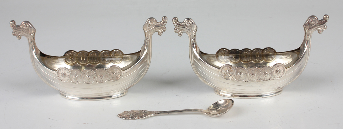 A pair of Norwegian .925 sterling novelty salts, each in the form of a Viking longboat, length 8. - Image 13 of 16