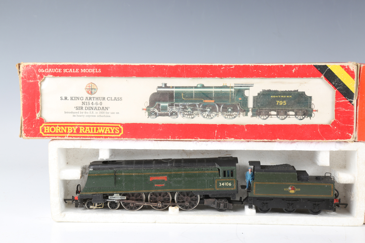 A collection of Hornby gauge OO steam locomotives, tenders and tank locomotives, various liveries, - Image 3 of 18