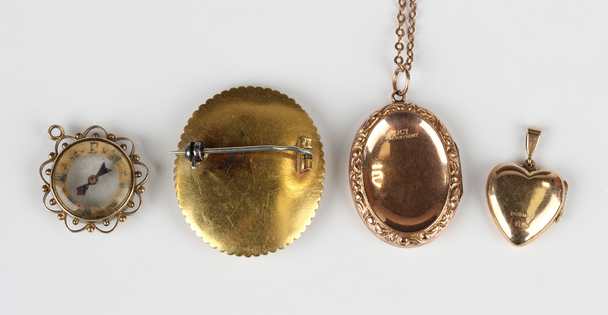 A 9ct gold heart shaped pendant locket, Chester 1956, weight 1.8g, length 2.5cm, a gold back and - Image 3 of 4