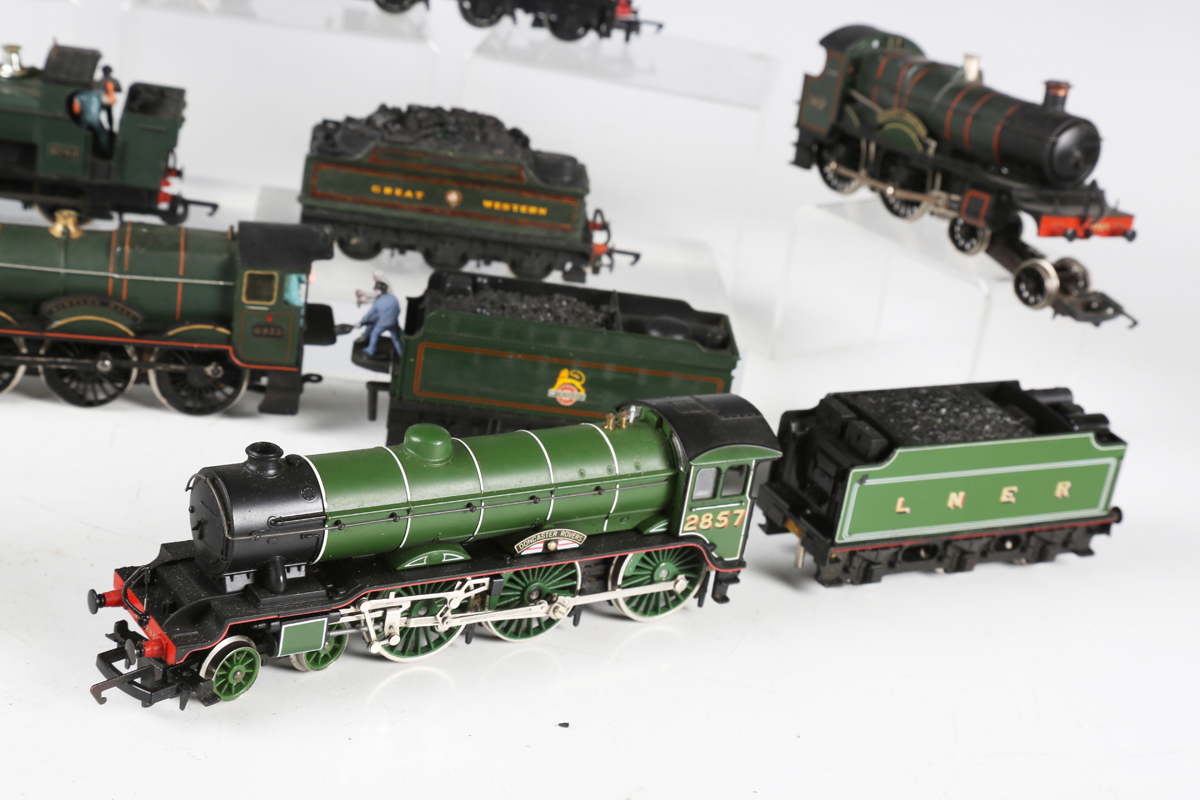 A collection of Hornby gauge OO steam locomotives, tenders and tank locomotives, various liveries, - Image 10 of 18