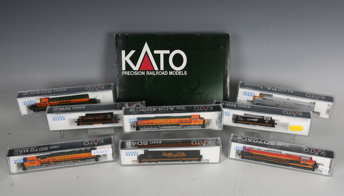 Eight Kato gauge N American diesel locomotives, comprising No. 176-7112, No. 176-6310, No. 176-