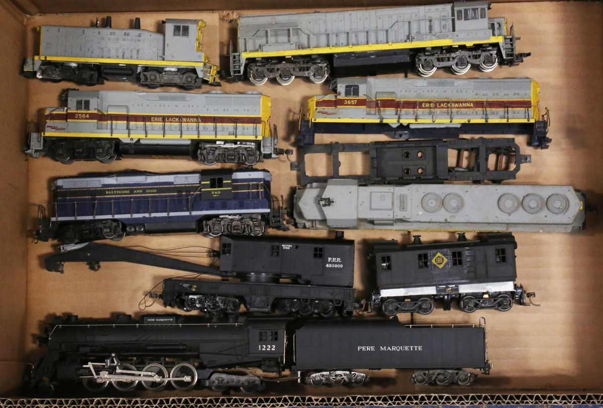 A collection of gauge HO American Outline locomotives, coaches, goods rolling stock and accessories, - Image 2 of 4