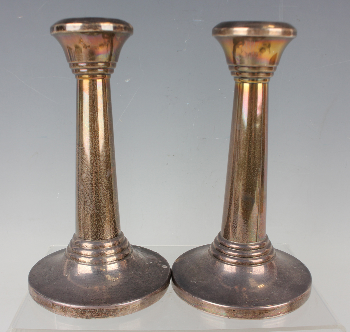 A collection of assorted silver, including a pair of candlesticks, Birmingham 1953, a Hong Kong - Image 7 of 8