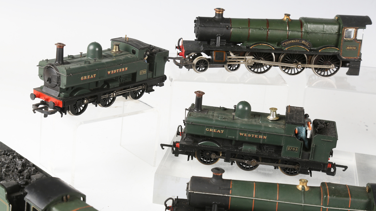 A collection of Hornby gauge OO steam locomotives, tenders and tank locomotives, various liveries, - Image 13 of 18