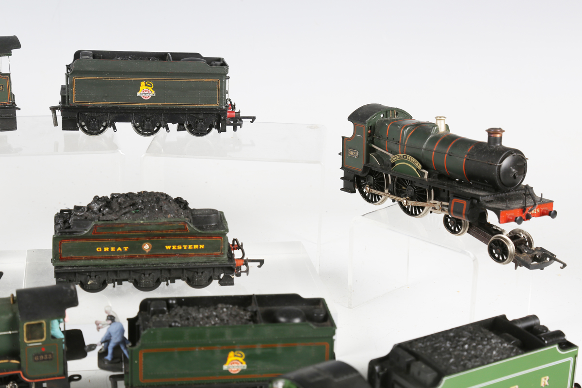 A collection of Hornby gauge OO steam locomotives, tenders and tank locomotives, various liveries, - Image 12 of 18